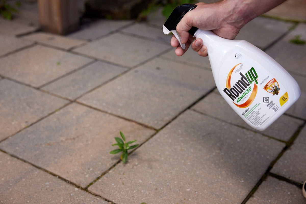 RoundUp Advanced Ready-To-Use Grass & Weed Control Spray, 1-L