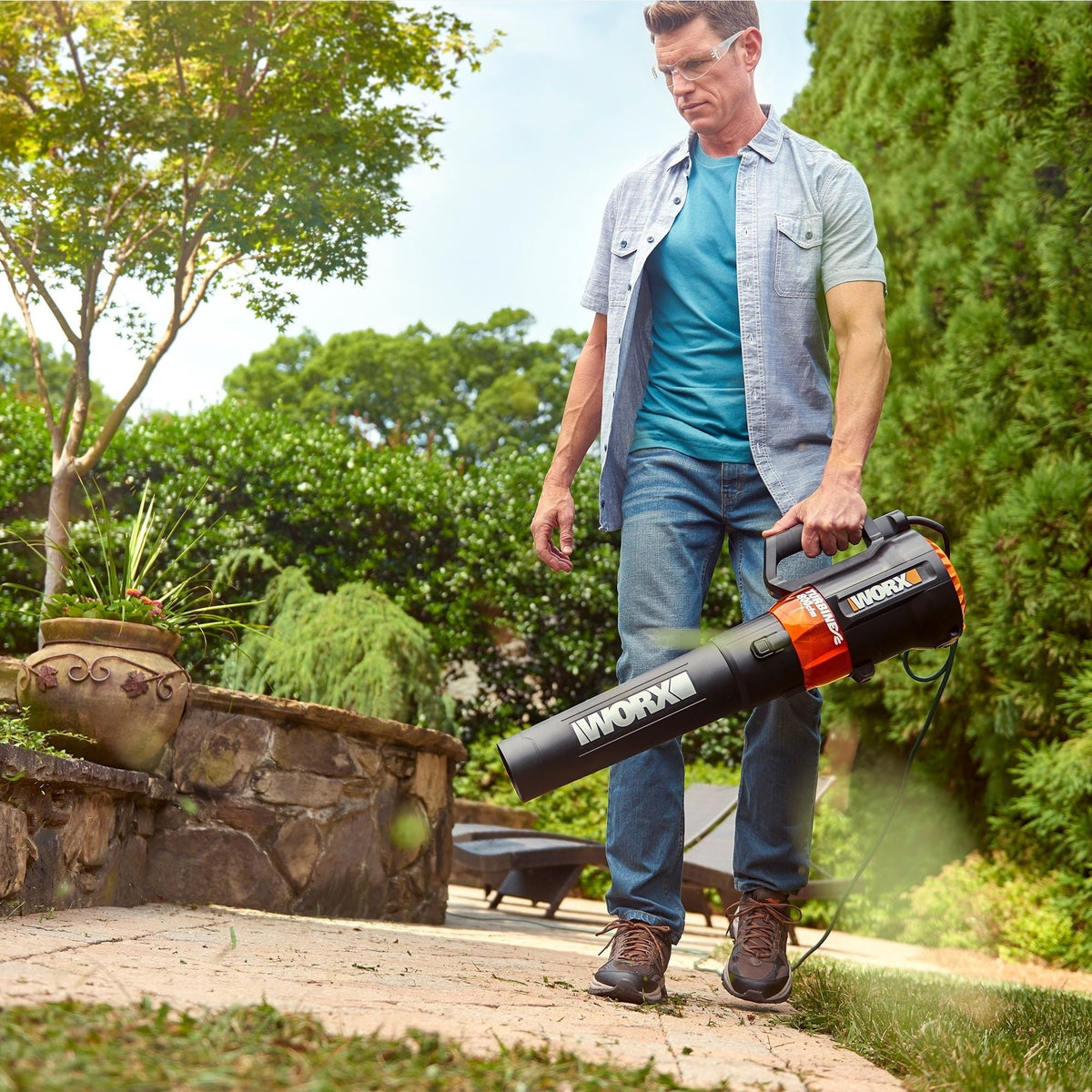Worx 12 Amp Electric 800 CFM 135 MPH Leaf Blower with Turbine Fan Technology